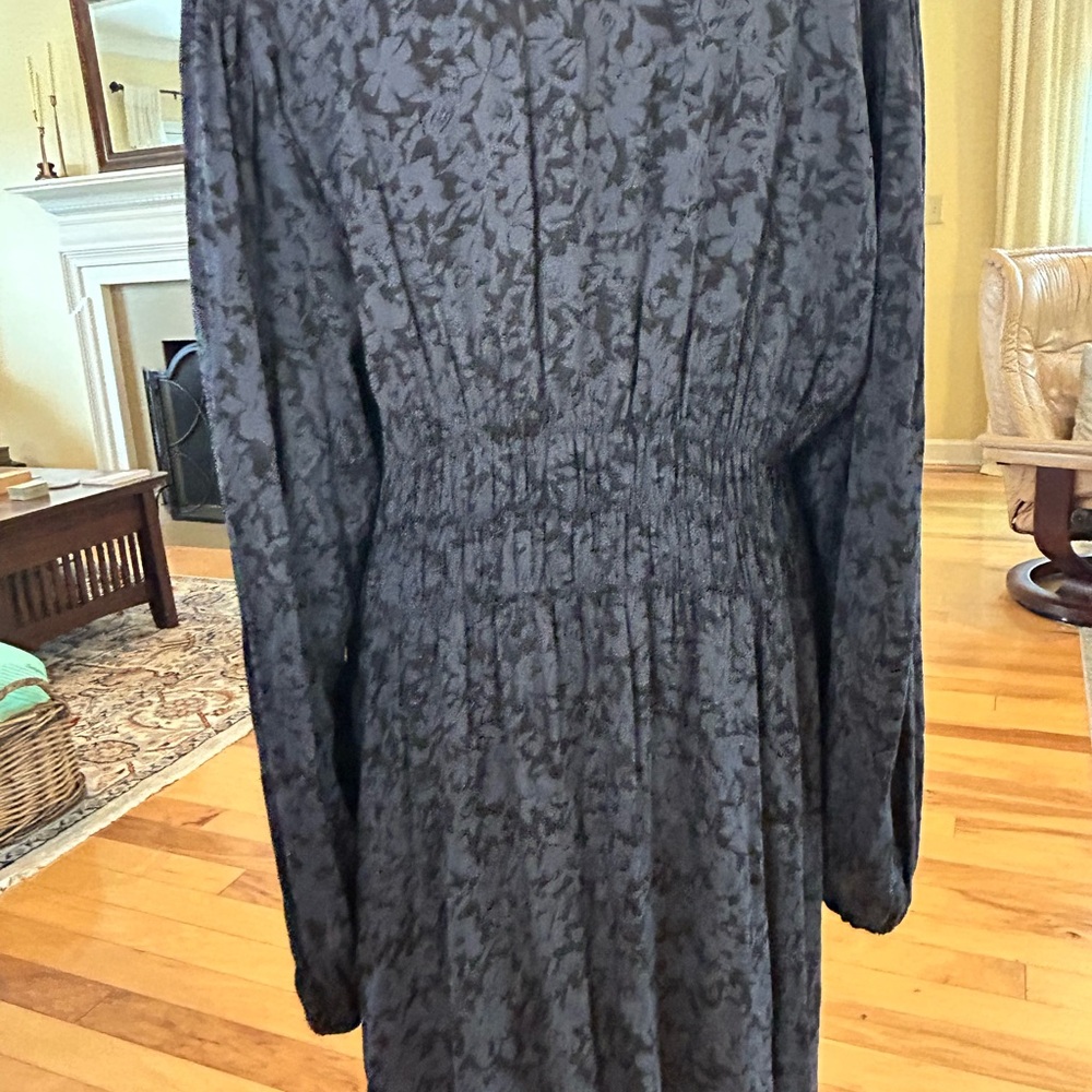 Zara Black and Navy V Neck Long Sleeve Women’s Floral Print Dress - Picture 11 of 15
